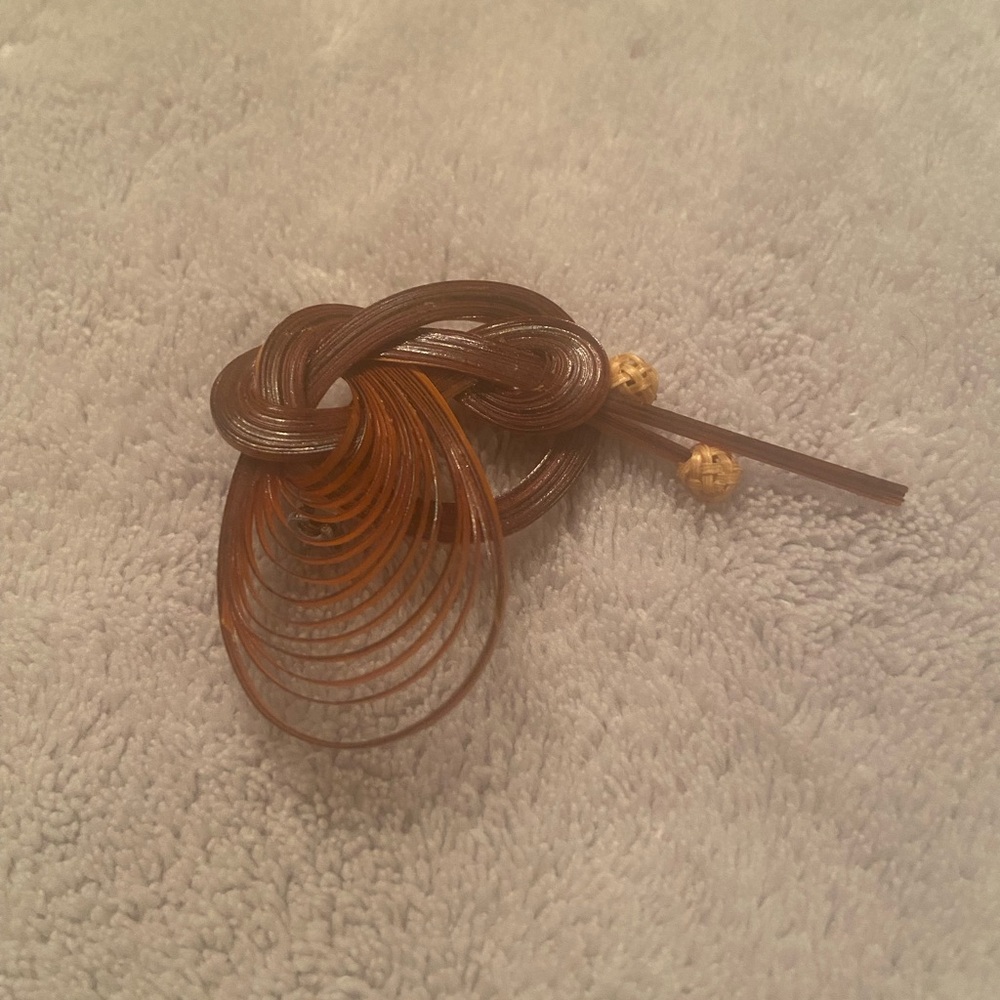 Natural Thai Reed Brooch - Picture 2 of 4